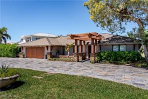 2257 Regal Way, Naples, FL 34110 - MLS#225027542
