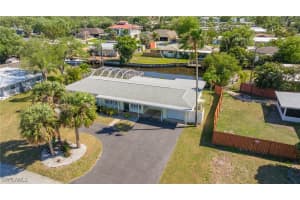 1012 Wyomi Dr, Fort Myers