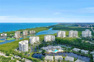 285 Grande Way T-5, Naples
