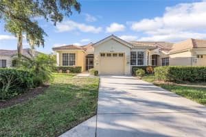 8761 E Bay Cir, Fort Myers
