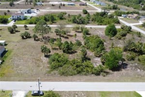 912 Mercury Avenue, Lehigh Acres, FL 33974 - MLS#225027853