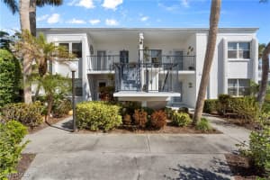 755 Village Cir 203, Venice