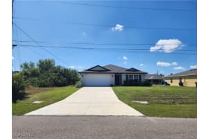 1028 Ne 36th Ln, Cape Coral