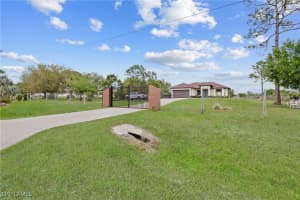 3661 50th Ave Ne, Naples