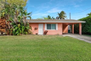 1547 Bembury Dr, Naples
