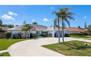 2360 Outrigger Ln, Naples