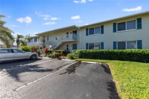 247 Winners Circle, Naples, FL 34112 Sold 05/12/25