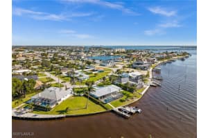 1600 Edith Esplanade, Cape Coral, FL 33904 - MLS#225028582