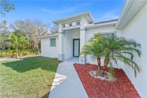 502 Thompson Avenue, Lehigh Acres, FL 33972 - MLS#225028621