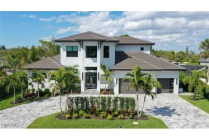 5233 Cypress Ln, Naples