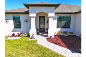 411 19th Terrace, Cape Coral, FL 33991 - MLS#225028676
