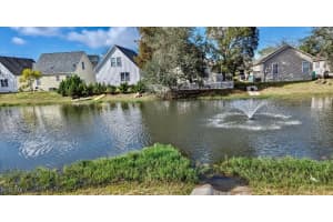 402 Leawood Cir, Naples