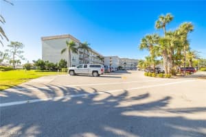 1580 Pine Valley Dr 405, Fort Myers