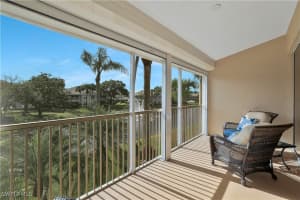 6230 Reserve Cir 703, Naples