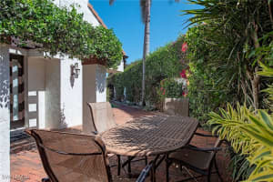 532 Bay Villas Lane, Naples, FL 34108 Sold 07/14/25