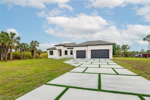2814 26th Avenue, Naples, FL 34117 - MLS#225028868