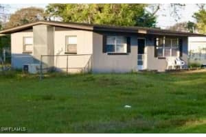 2700 Elmwood Street, Fort Myers, FL 33901 Sold 04/04/25