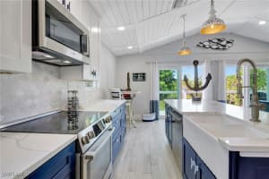 193 Cocohatchee Street, Naples, FL 34110 - MLS#225028893