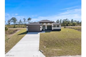 9020 Casa Court, Labelle, FL 33935 Sold 07/10/25