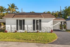 13 Knights Bridge Rd A49 Naples, FL 34112 - Off Market