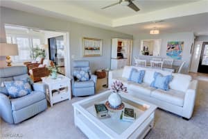 207 Courtside Drive, Naples, FL 34105 Sold 04/11/25