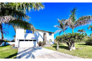 103 Tahiti Cir, Naples