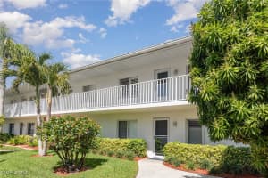 484 Belina Drive, Naples, FL 34104 - MLS#225029093