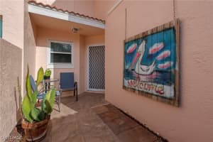 680 Woodshire Lane, Naples, FL 34105 Sold 04/24/25