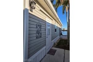 7031 Armadillo Way, Fort Myers