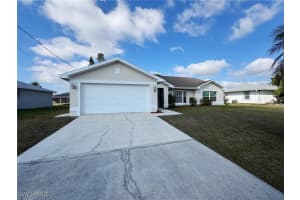 906 11th Court, Cape Coral, FL 33991 Sold 08/18/25