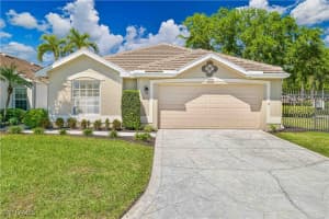 14800 Paradigm Ct, Fort Myers