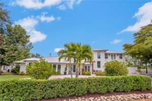 200 Burning Tree Drive, Naples, FL 34105 - MLS#225029357