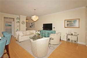 451 Bayfront Place, Naples, FL 34102 - MLS#225029366