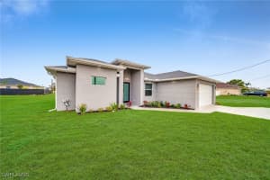 1846 Diplomat Pkwy W, Cape Coral