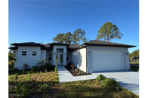 2526 37th Ave Ne, Naples