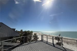 484 Gulf Bend Dr, Captiva