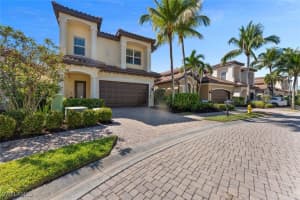 5769 Mango Cir, Naples