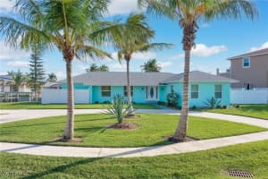 1131 Fern Ct, Marco Island