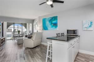 1023 Anglers Cv E504, Marco Island