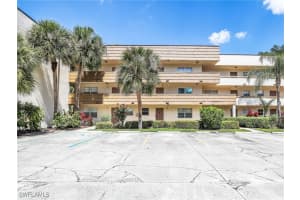 499 Forest Lakes Boulevard, Naples, FL 34105 Sold 08/01/25