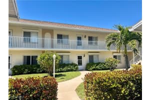 185 Gabriel Cir 4, Naples