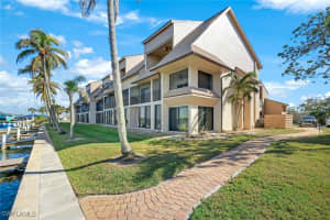 894 Buttonwood Drive, Fort Myers Beach, FL 33931 Sold 05/16/25