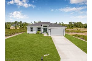 1027 Kirkwood St, Lehigh Acres