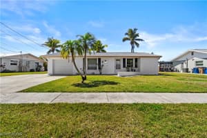 4425 N Canal Cir, North Fort Myers