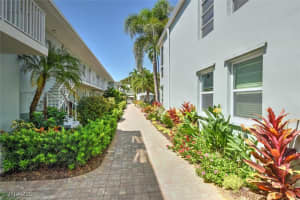 677 12th Avenue, Naples, FL 34102 - MLS#225030843