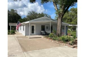 1016 Gotts Rd, Davenport