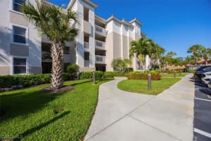 730 Waterford Dr 102, Naples