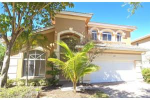 2139 Par Drive, Naples, FL 34120 Sold 05/30/25