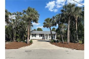 910 Fitzhugh St, Sanibel