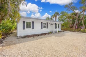 910 Fitzhugh Street, Sanibel, FL 33957 - MLS#225031109